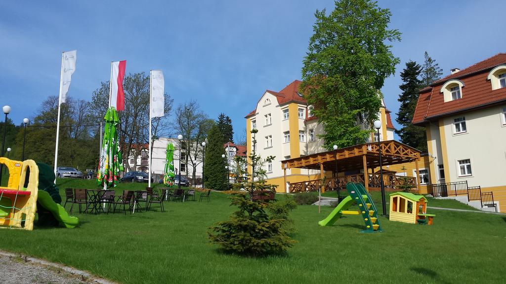 Zdrojowy Sanus Hotel Swieradow-Zdroj Exterior photo